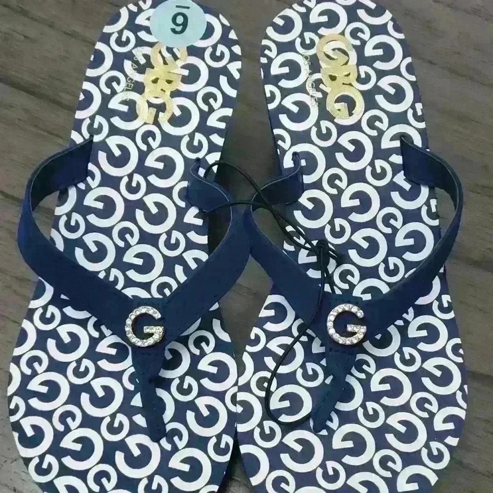 Women's GBG sandals. Sz 6. NWT.